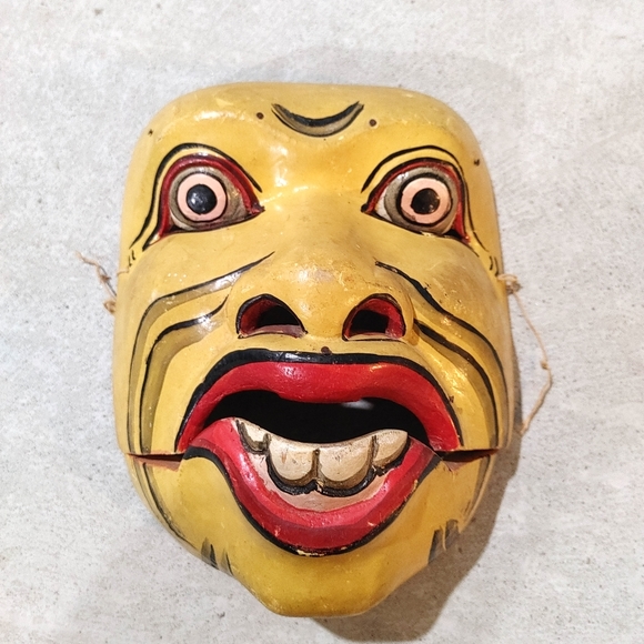 Vintage wood mask - Picture 1 of 3